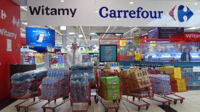 CH Nowa Górna i Carrefour wspierają CZMP. Na zdj. dyrektor Carrefour Marcin Szkodziński.