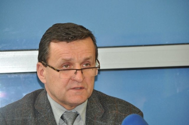 Krzysztof Randla, dyrektor MCSiR w Skarżysku utrzymuje, że z wiadomością od posłanki zapoznał się dopiero w piątek po południu, po rozmowie z &#8222;Echem Dnia&#8221;.