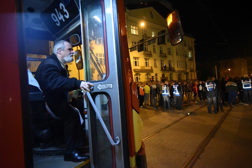 Protest w Sosnowcu po śmierci 23-latka przerodził się w...