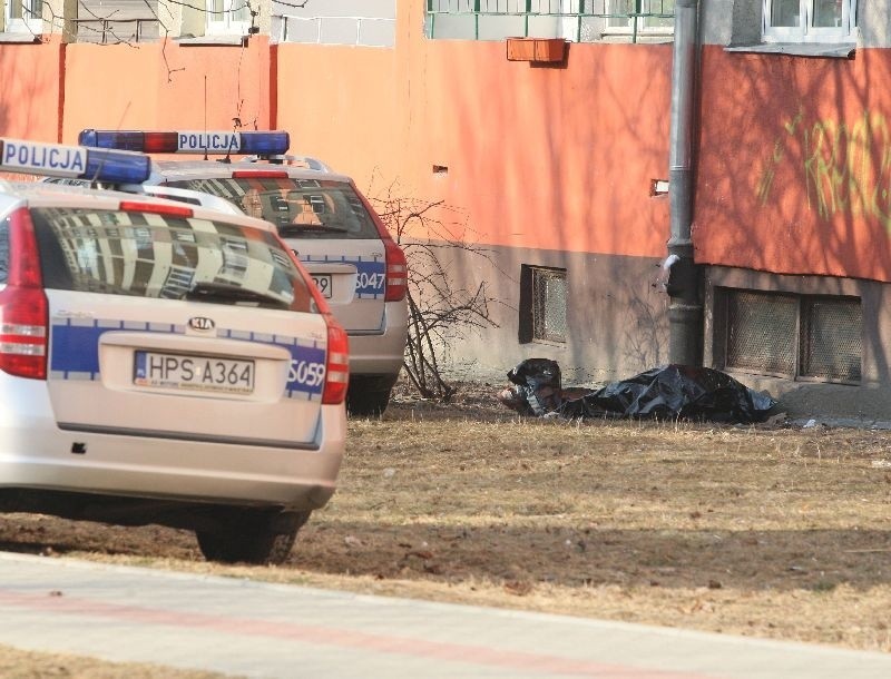 Śmierć na osiedlu Sady w Kielcach. Mężczyzna skoczył z wieżowca (nowe fakty)