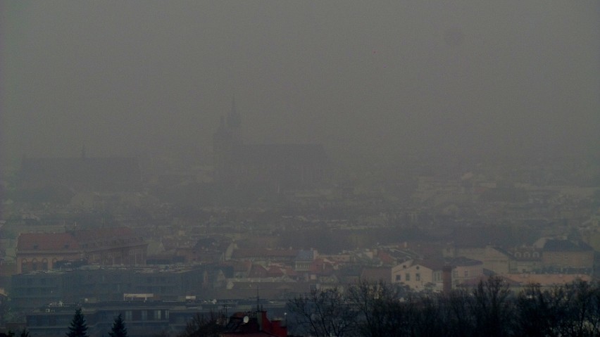 Pogarsza się jakość powietrza w Małopolsce, 700% normy [DANE]