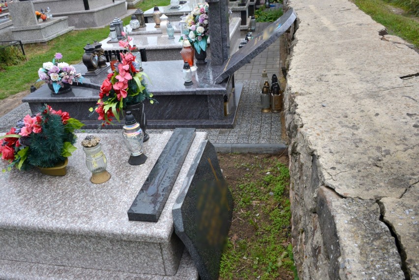 Wandale zniszczyli nagrobki na dwóch cmentarzach: w Odrowążu i Odrowążku. Policjanci badają sprawę