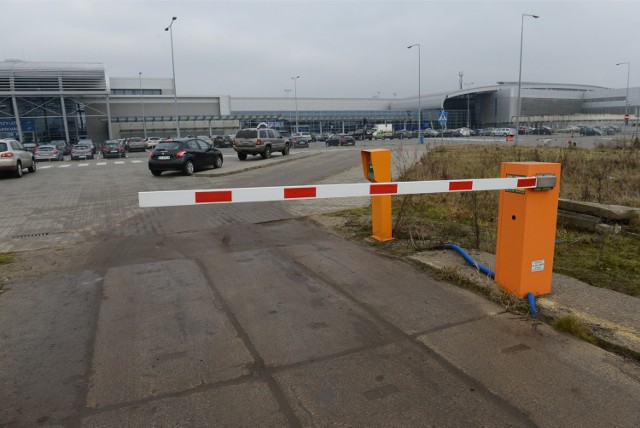 Lotnisko Ławica: Duży problem z płaceniem za parking
