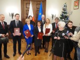 Nowe miasta z województwa łódzkiego. Ich władze odebrały akty nadania praw miejskich