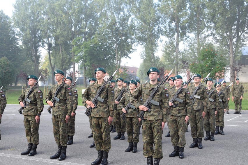 Studenci Legii Akademickiej złożyli przysięgę wojskową....