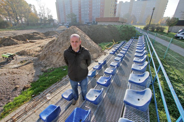 Zbigniew Kożuch na placu budowy boiska przy ul. Aleksandry
