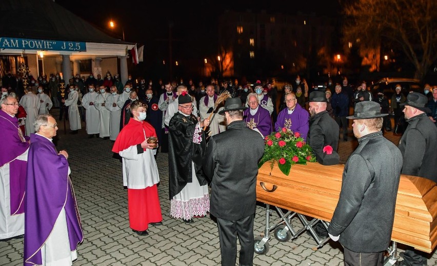 W piątek (26 listopada) odbyło się wprowadzenie zmarłego do...