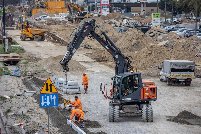 Trwa budowa linii tramwajowej do Górki Narodowej. W związku...