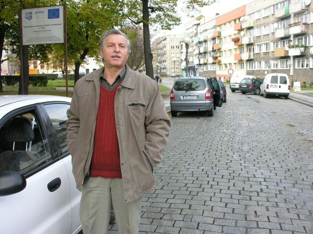 - Czy nie można było wyremontować ulicy na własny koszt, a potem - po wygranej sprawie - odzyskać pieniędzy? - pyta kierowca Zbigniew Mijal, a jego zdanie podziela wielu mieszkańców Brzegu.