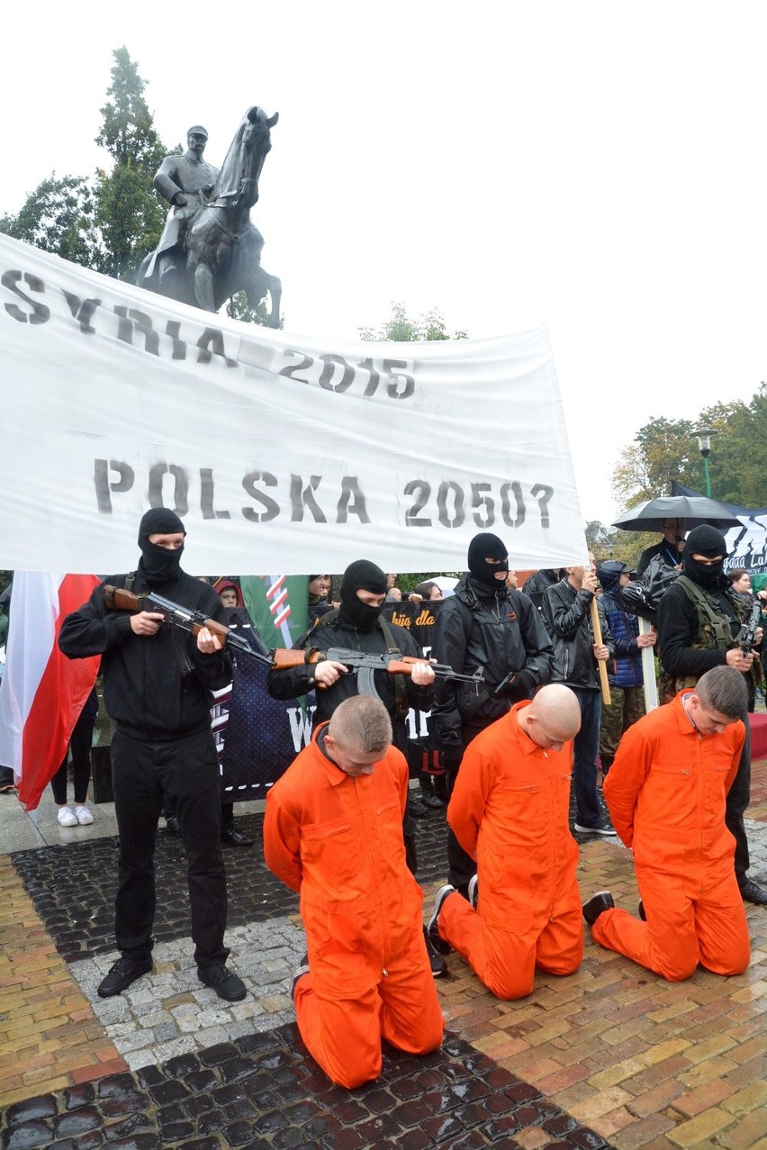 Manifestacja przeciwko imigrantom w Lublinie (ZDJĘCIA, WIDEO)