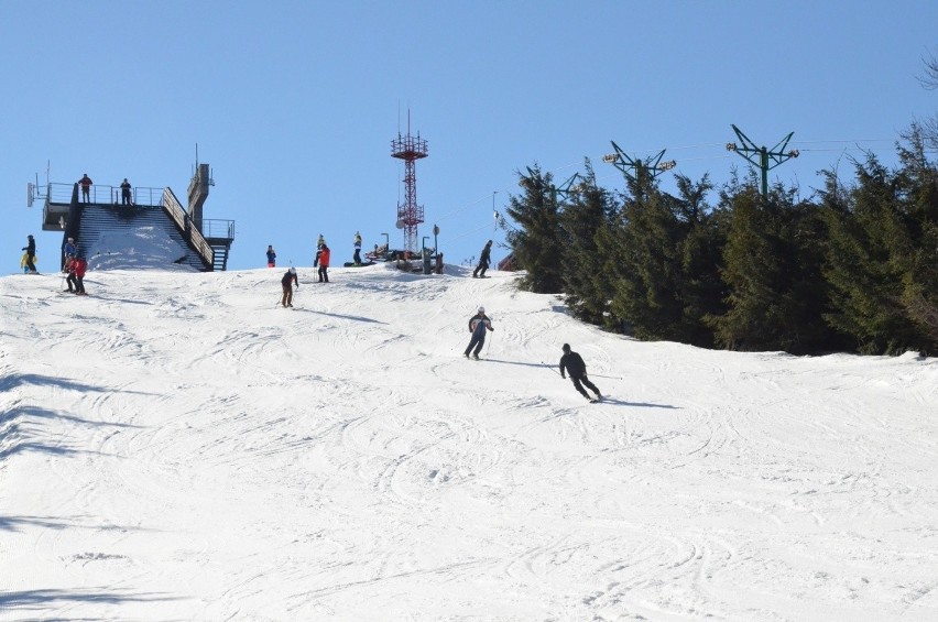 Warunki narciarskie w Beskidach. Gdzie się wybrać na narty lub snowboard? Które ośrodki są czynne?