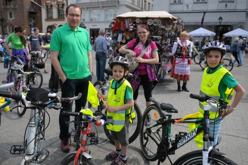 Masowy Przejazd Rowerowy zadebiutował w Krakowie [ZDJĘCIA, WIDEO]