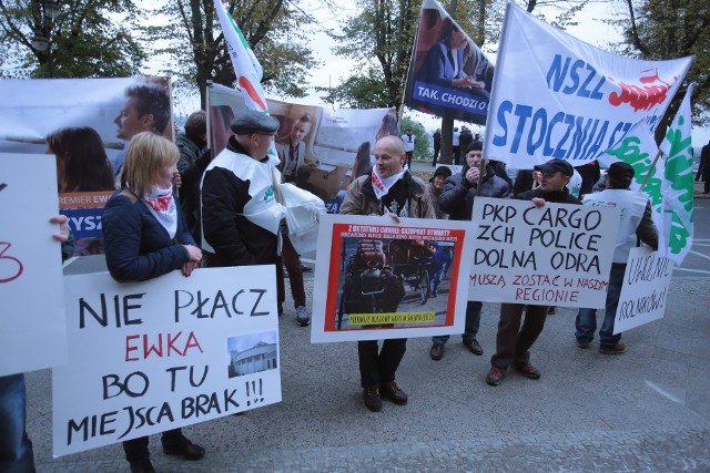 Dzisiejszy protest był spokojny, ale rolnicy nie szczędzili rządowi cierpkich słów.