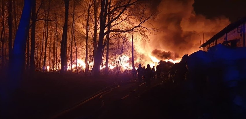 Pożar w firmie Bomax, na terenie byłych zakładów Pronit