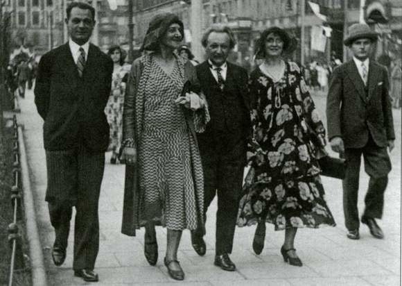 Od lewej: Zenon Kosidowski, Stanisława Wysocka, Emil Zegadłowicz. Poznań, około 1930 roku.