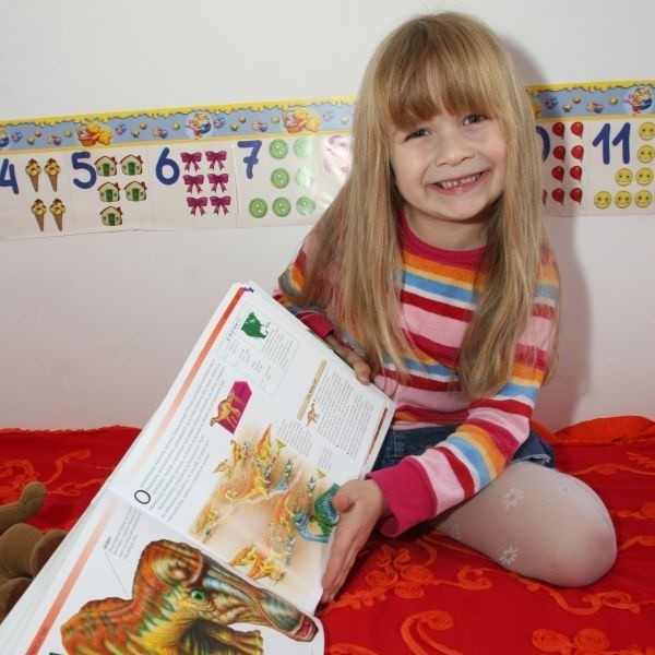 Blanka Chmielewska najbardziej interesuje się zwierzętami. Lubi także czytać książki o dinozaurach i najbardziej na świecie kocha swoją mamę Aleksandrę.