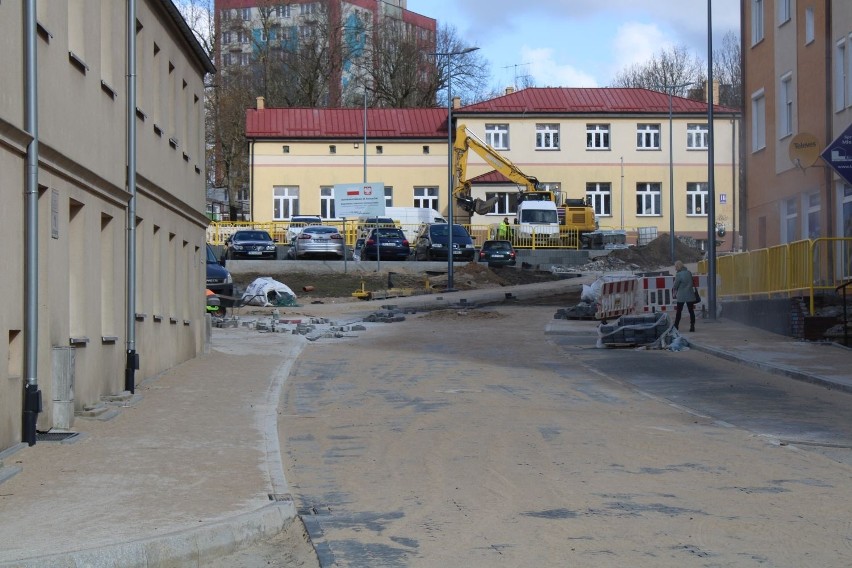 Postęp prac na ulicy Podgórnej i placu Kilińskiego w...