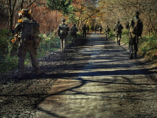 Zołnierze Wojsk Obrony Terytorialnej ćwiczyli wspólnie z kawalerzystami z żagańskiej dywizji pancernej.