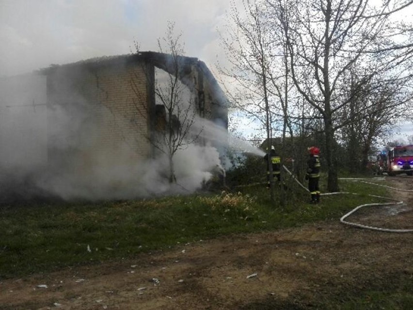 Pożar stodoły w miejscowości Dobiesław [ZDJĘCIA]