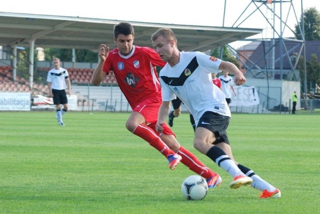 Kamil Dziadowicz strzelił w meczu z Przebojem dwie bramki. Dały one tylko jeden punkt beniaminkowi z Ostrowca.