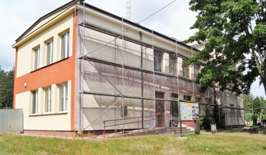 Trwa modernizacja budynku fizjoterapii w Pcinie w gminie Ciepielów. To największa inwestycja w tegorocznym budżecie