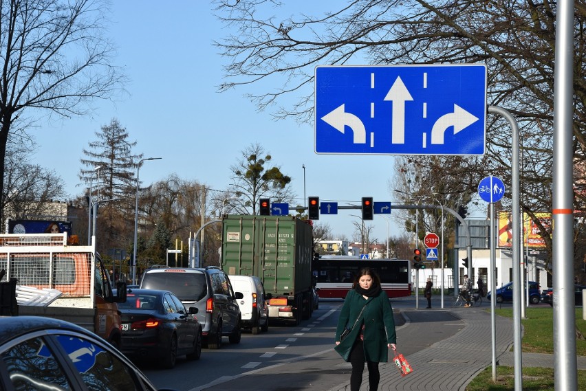 Kierowcy obawiają się, że dojazd do ul. Niemodlińskiej od...