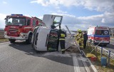 Wypadek na DK 28 w Hurku pod Przemyślem. Przewrócił się bus, jedna osoba ranna [ZDJĘCIA]