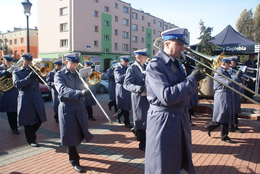 Ślubowanie klasy mundurowej III LO im. L. Szenwalda w...