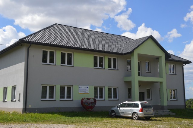 Zmodernizowana z udziałem unijnych środków remiza w Lelowicach w gminie Pałecznica