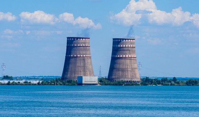 Zaporoska Elektrownia Atomowa odcięta od prądu w efekcie rosyjskich ataków rakietowych.