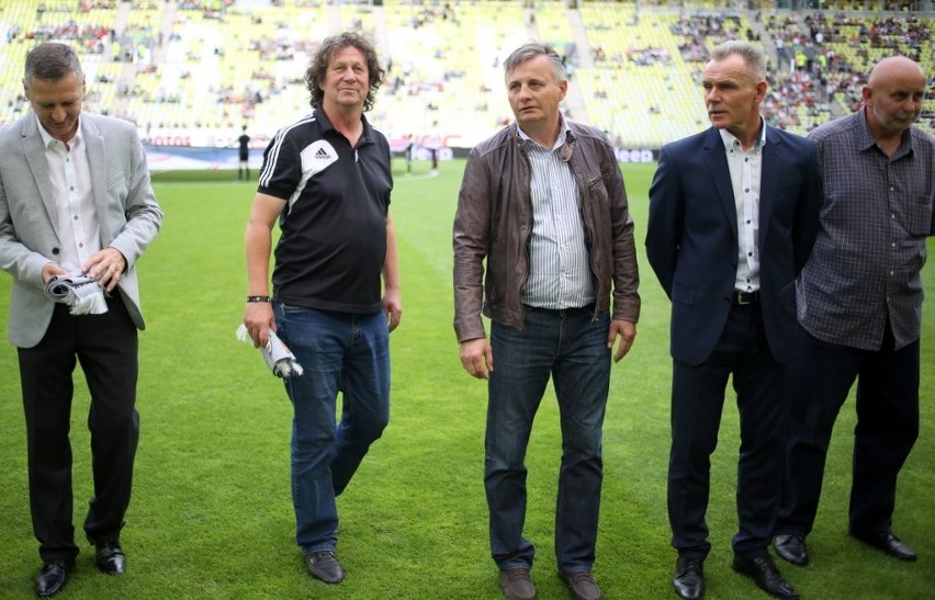 Byli piłkarze Lechii, bohaterowie 1983 roku uhonorowani na PGE Arenie [ZDJĘCIA]