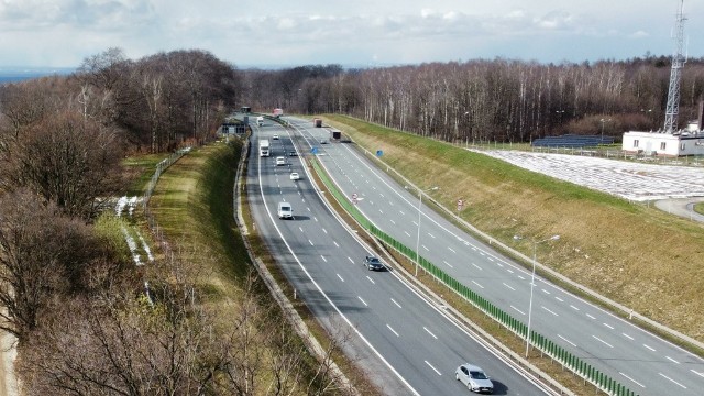 Jak wynika z Generalnego Pomiaru Ruchu, przez autostradowy odcinek w rejonie Góry św. Anny przejeżdżą Każdego dnia 36,2 tys. pojazdów.