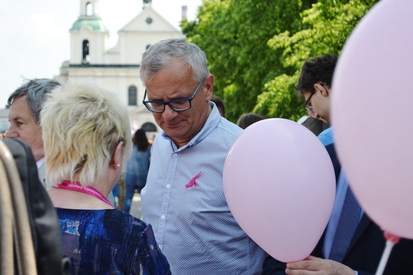 Marsz Różowej Wstążki do inicjatywa Częstochowskich Amazonek