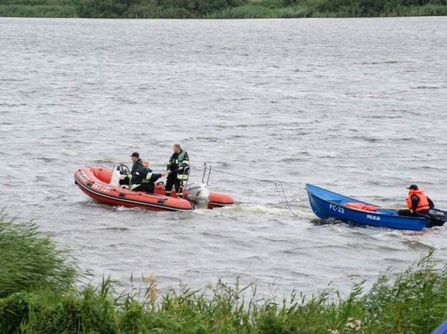 W jeziorze Buszkowo utonął mężczyzna, który wypadł z łodzi.