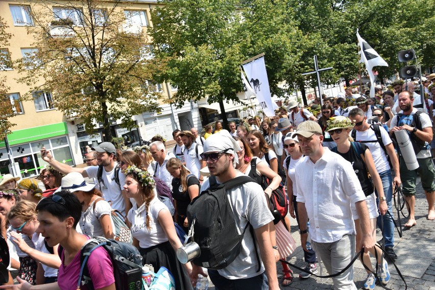 Pielgrzymka Dominikańska dotarła z Krakowa na Jasną Górę ZDJĘCIA Zmęczeni, ale bardzo radośni 