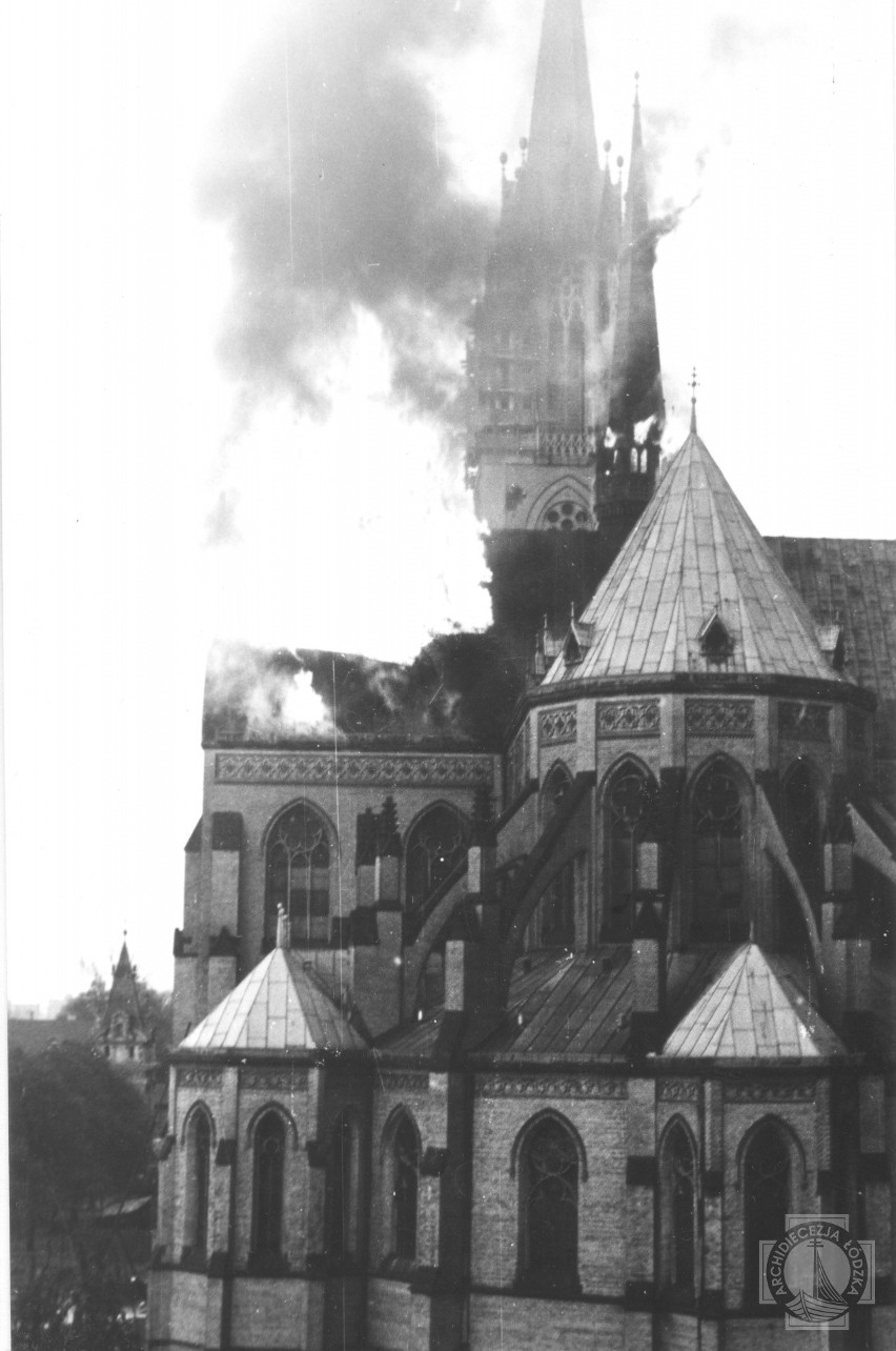 Łódź. Katedra w ogniu. Mija 50 lat od tych dramatycznego pożaru łódzkiej katedry. Pożar łódzkiej katedry 10.05.2021