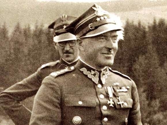 Order Virtuti Militari wraz dokumentami polskiego generała Niemcy przekazali rodzinie