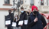 Branża ślubna i hotelarska żąda zniesienia obostrzeń! Protest na rynku w Rzeszowie