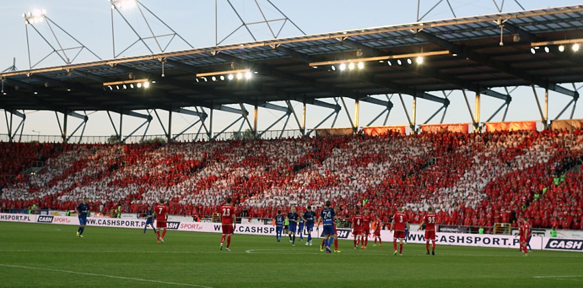 Flagi na stadionach. Najbardziej efektowne oprawy kibiców ŁKS i Widzewa. Kiedy dojdą następne? [GALERIA ZDJĘĆ]