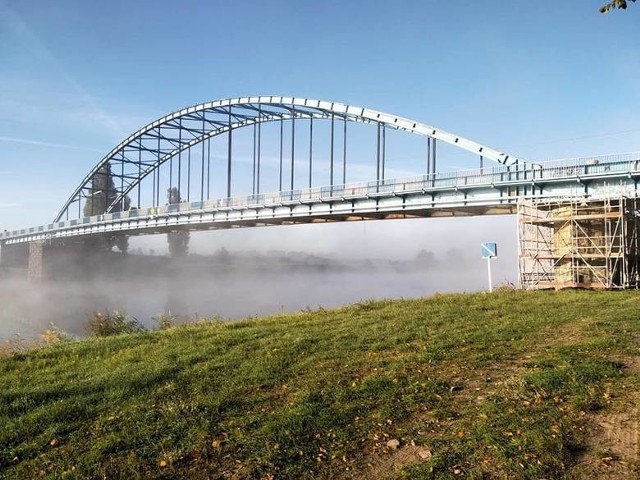 Most na Warcie obok Świerkocina jest całkowicie zamknięty od początku lutego. Kierowcy muszą nadkładać dziesiątki kilometrów, aby dostać się na drugą stronę rzeki. Do wyboru mają objazd przez Gorzów lub Kostrzyn.
