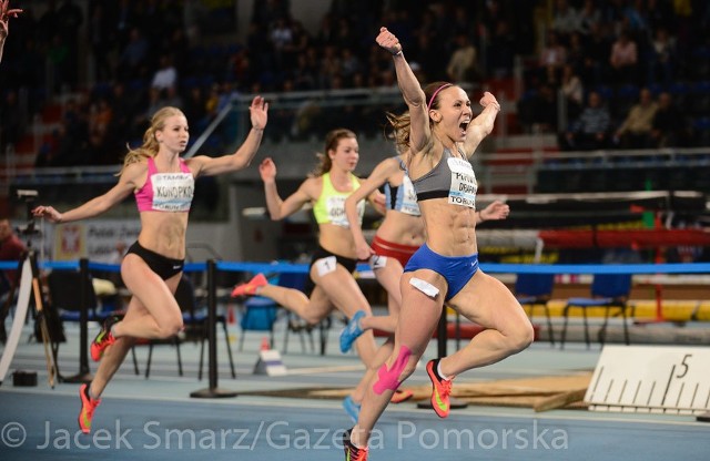 Marika Popowicz-Drapała z Zawiszy Bydgoszcz wygrywa finał na 60 m. kobiet.
