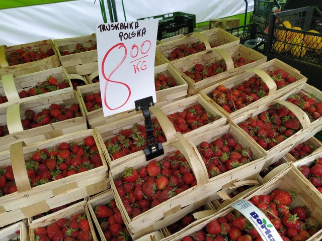 Połowa czerwca to umiarkowane ceny letnich owoców. Jak będzie w lipcu?
