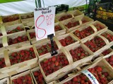 Ceny truskawek i czereśni w połowie czerwca. Sezon nabiera rumieńców, zapłacimy mniej niż pod koniec maja