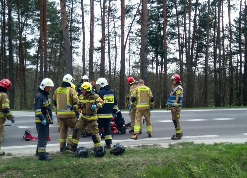 Wypadek w Bolminie. Zderzenie samochodu z motocyklem.