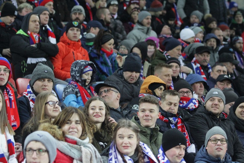 Górnik Zabrze - Wisła Kraków: mimo zimna, na trybunach był...