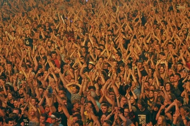 W Kostrzynie nad Odrą jest już pół miliona ludzi - podają służby prasowe Przystanku Woodstock 2014.