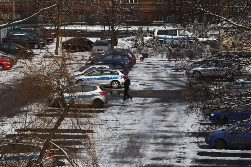 ZDM wyremontował parkingi "po cichu", bo został o to...