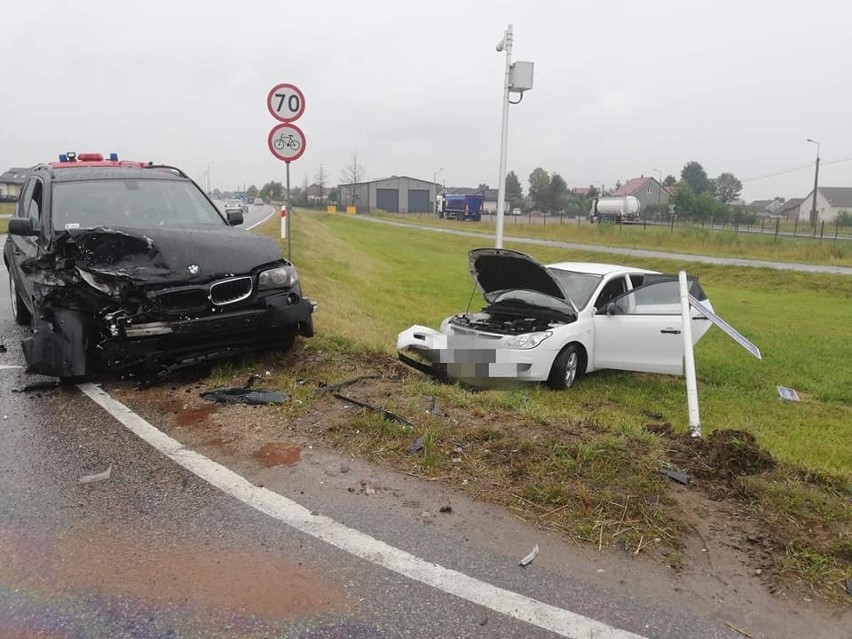 Brańsk. Wypadek na skrzyżowaniu. Hyundai zderzył się z BMW (zdjęcia)