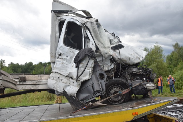 Wypadek na niestrzeżonym przejeździe kolejowym w Dąbrowie Górniczej