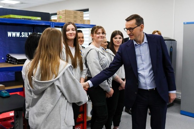 Premier Mateusz Morawiecki odwiedził firmę Siltec w Pruszkowie. Zaznaczył , że polscy przedsiębiorcy są dla niego najważniejsi.